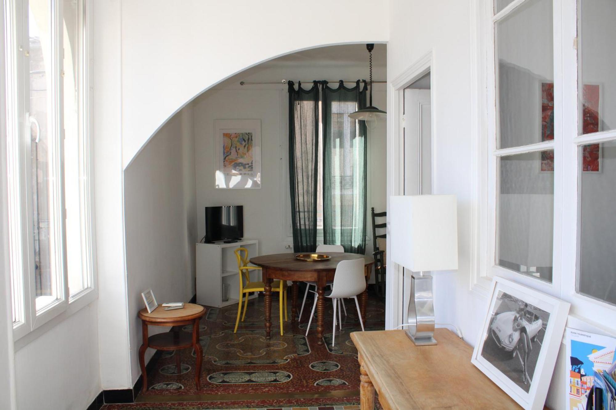 Superbe Appartement Avec Parking Sur Place Nimes Luaran gambar